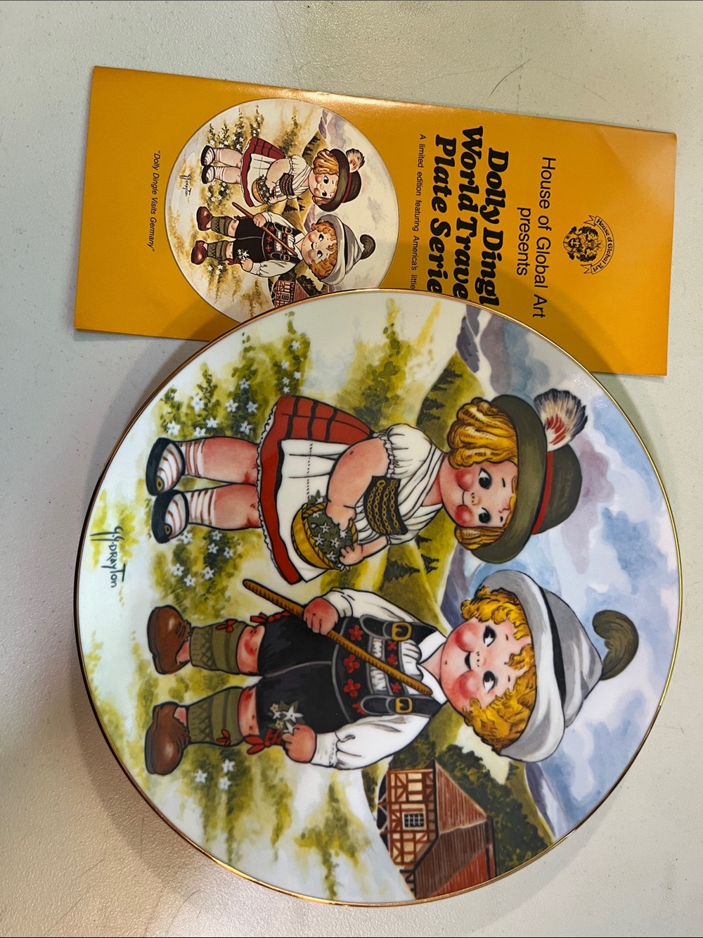 Hummel Collectible Decorative Plate - Children in Traditional Dress (Gold Trim)